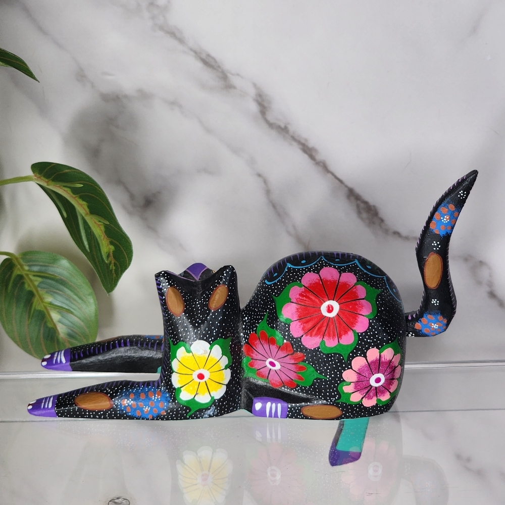 Oaxacan Alebrijes Vintage Cat Wood Carving - Picture 2 of 10
